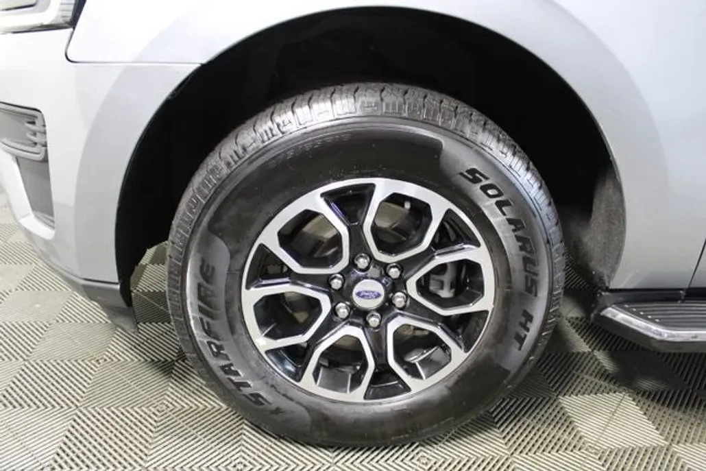 2022 Ford Expedition MAX XLT photo 1
