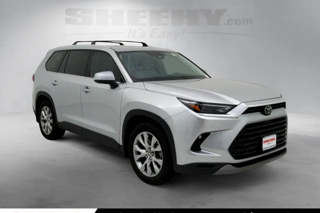 2024 Toyota Highlander Hybrid Limited photo 1