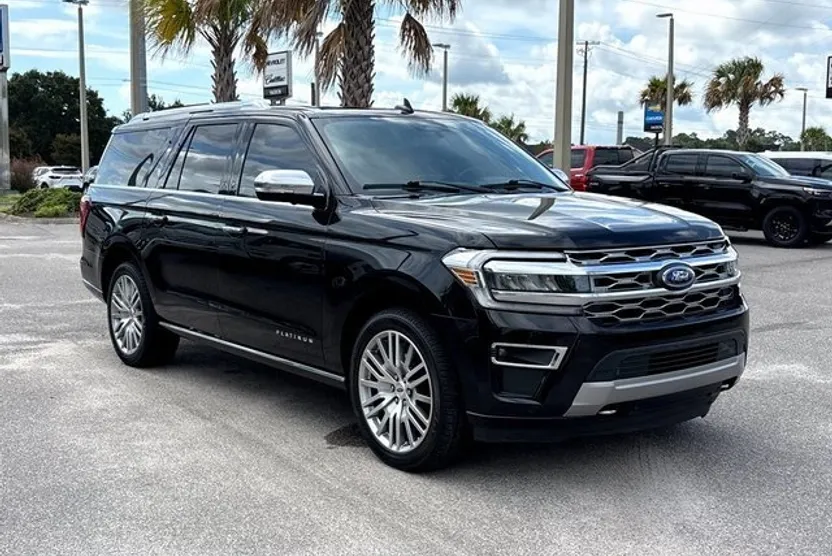 2022 Ford Expedition MAX Platinum photo 1