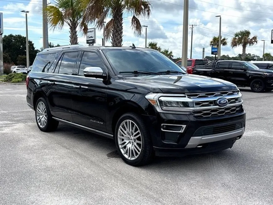 2022 Ford Expedition MAX Platinum photo 1