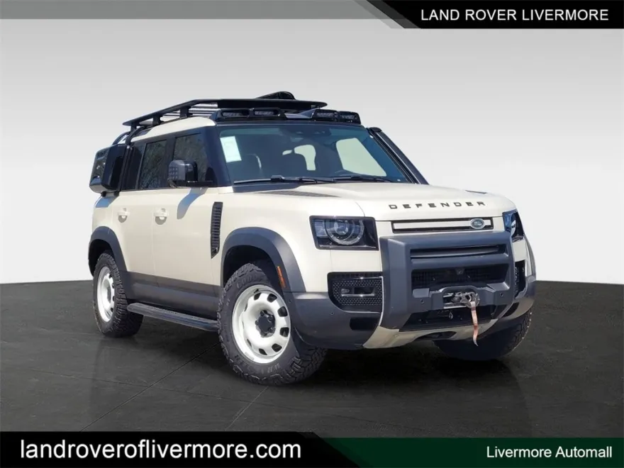 2024 Land Rover Defender 110 S photo 1