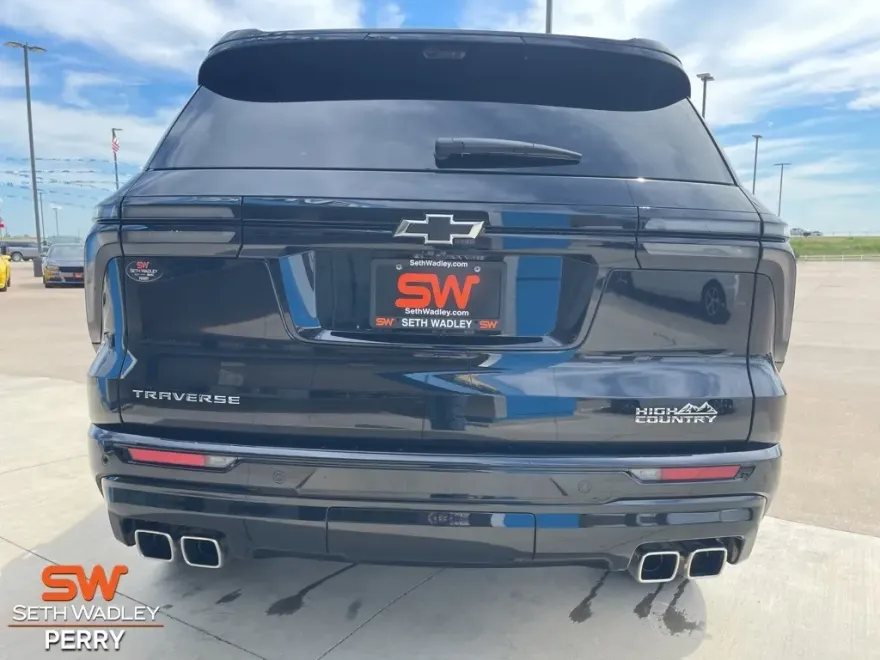 2025 Chevrolet Traverse High Country photo 1
