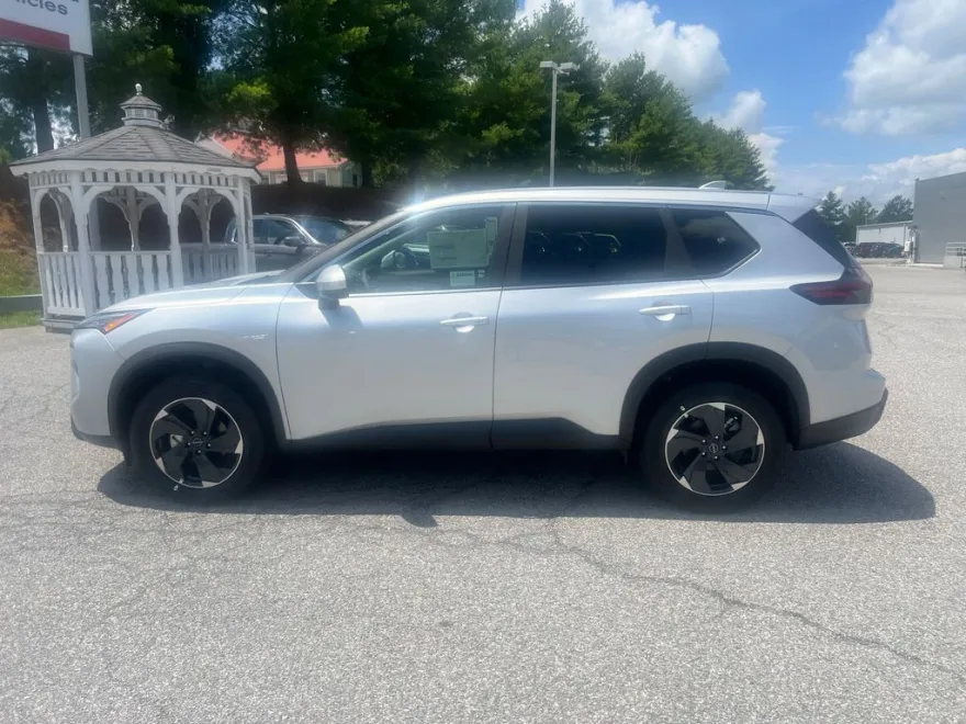 2025 Nissan Rogue SV photo 1