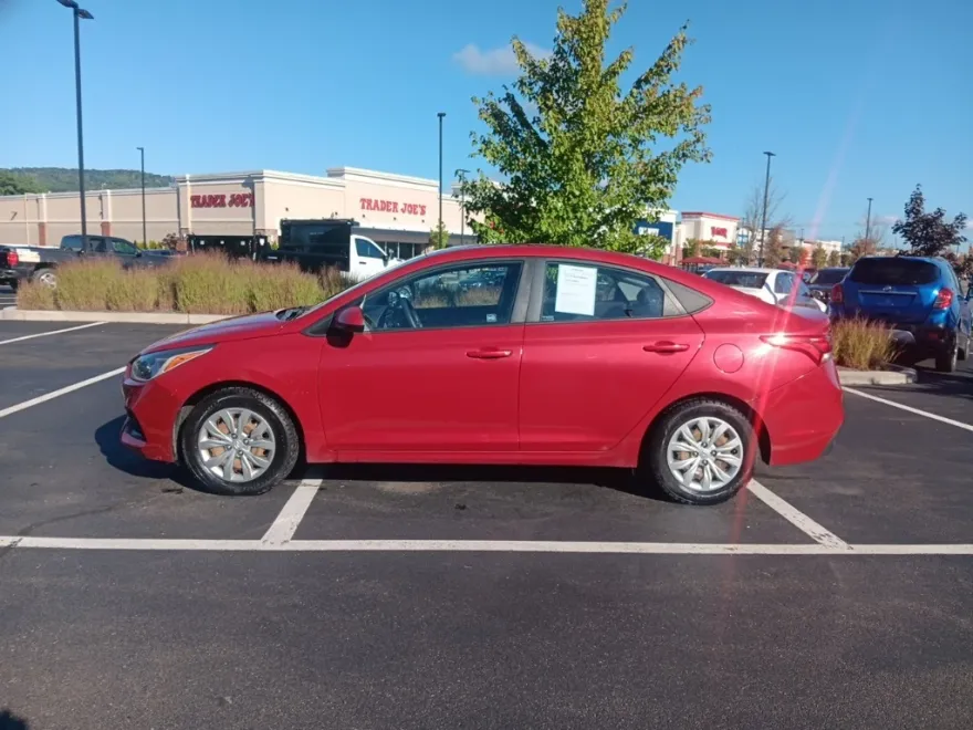 2019 Hyundai Accent SE photo 1