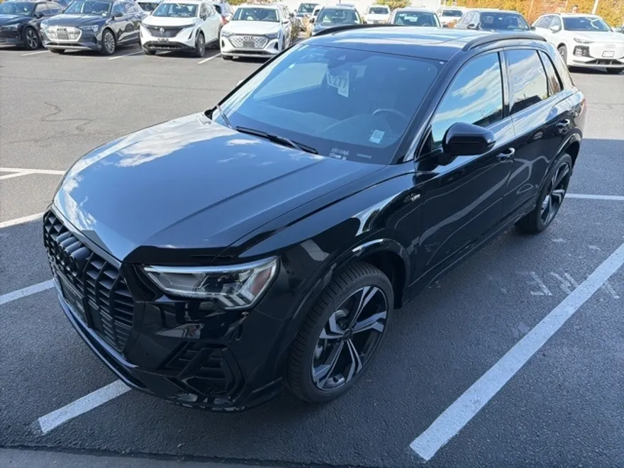 2024 Audi Q3 S line Premium Plus photo 1