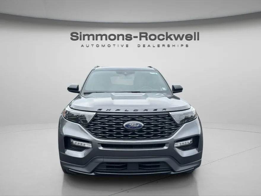 2023 Ford Explorer ST-Line photo 1