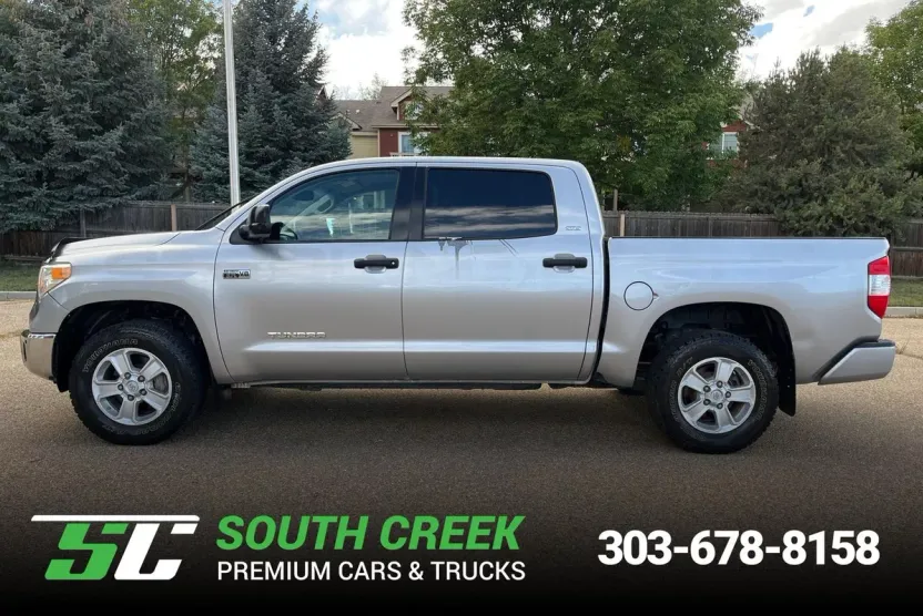 2017 Toyota Tundra SR5 photo 1