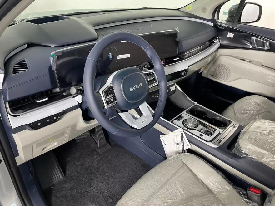 2026 Kia Carnival SX Prestige photo 1