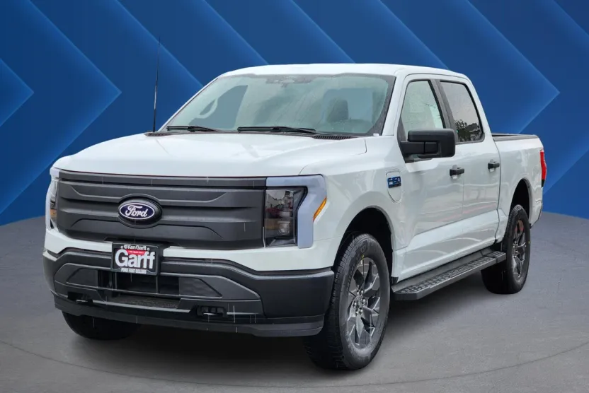 2025 Ford F-150 Lightning photo 1