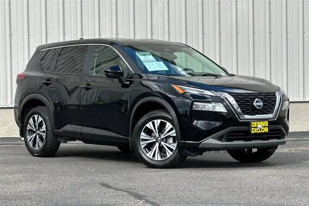 2022 Nissan Rogue SV photo 1