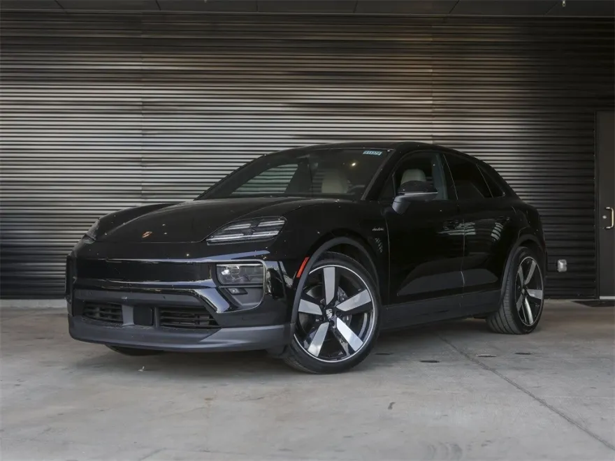 2025 Porsche Macan Electric photo 1