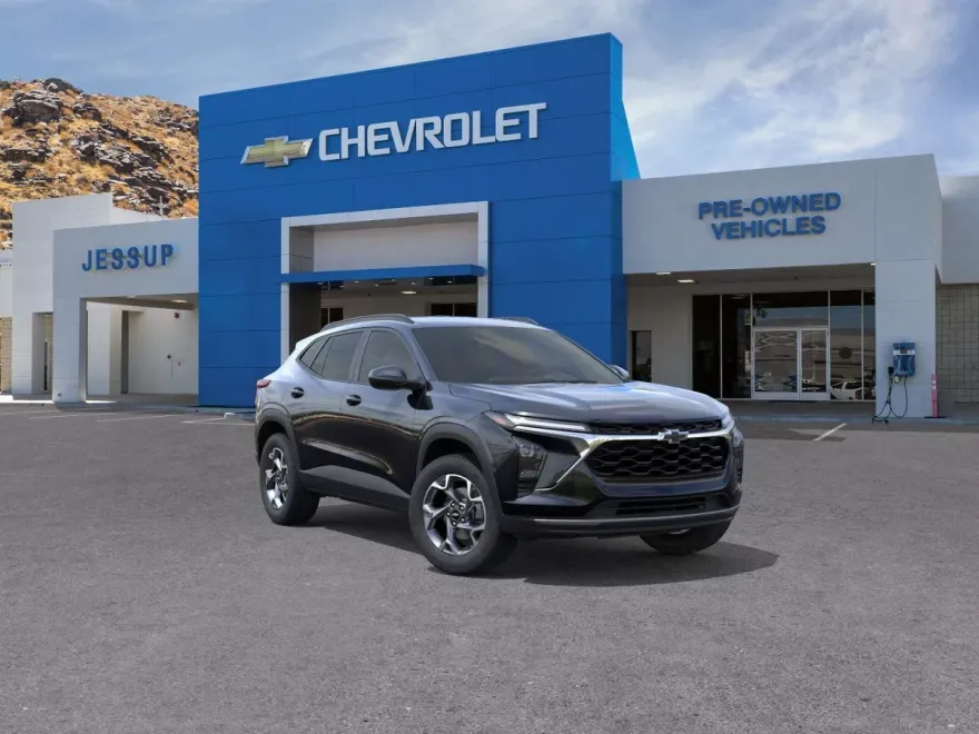 2026 Chevrolet Trax LT photo 1