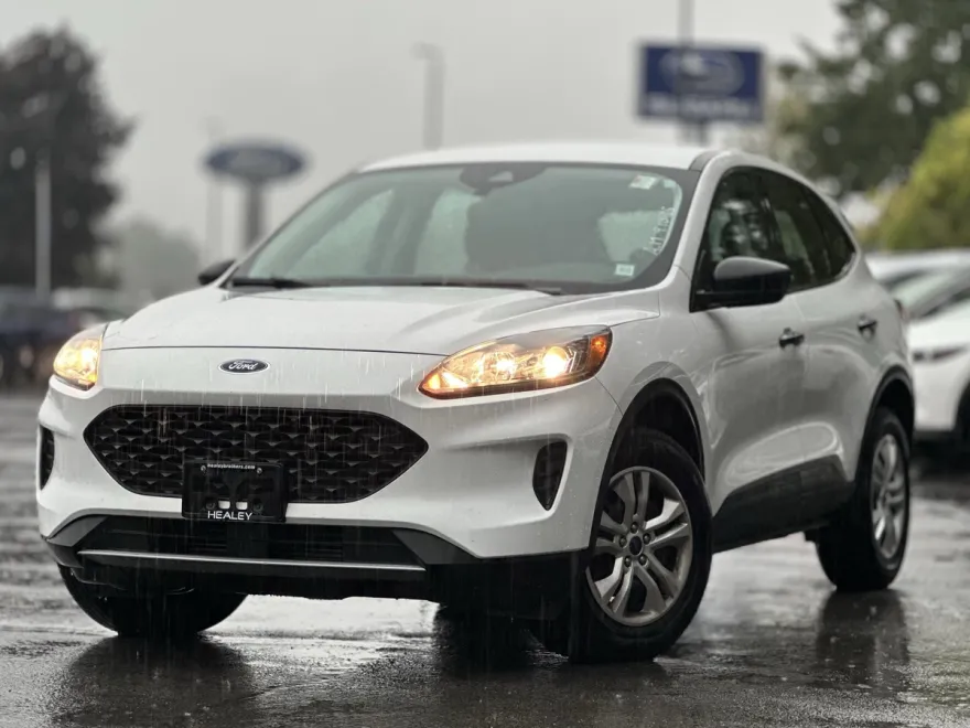 2022 Ford Escape S photo 1