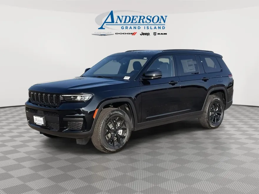 2025 Jeep Grand Cherokee Laredo Altitude X photo 1