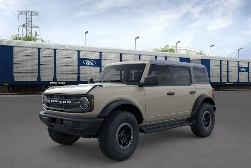 2025 Ford Bronco Base photo 1