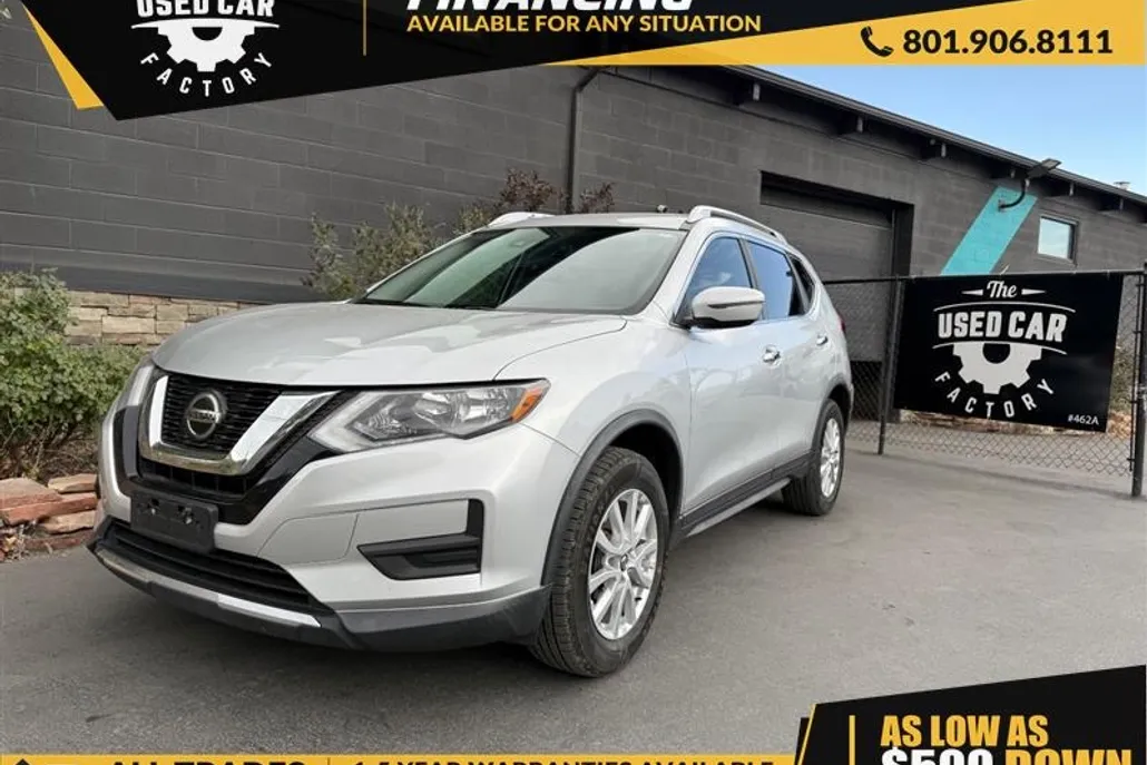 2019 Nissan Rogue SV photo 1