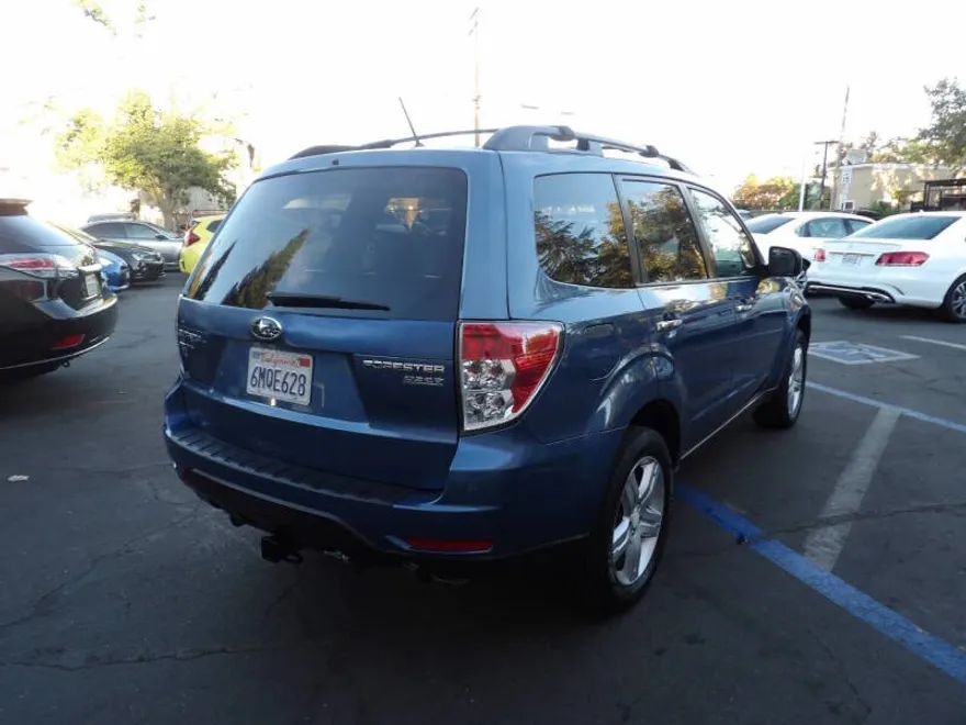 2010 Subaru Forester 2.5X Premium photo 1