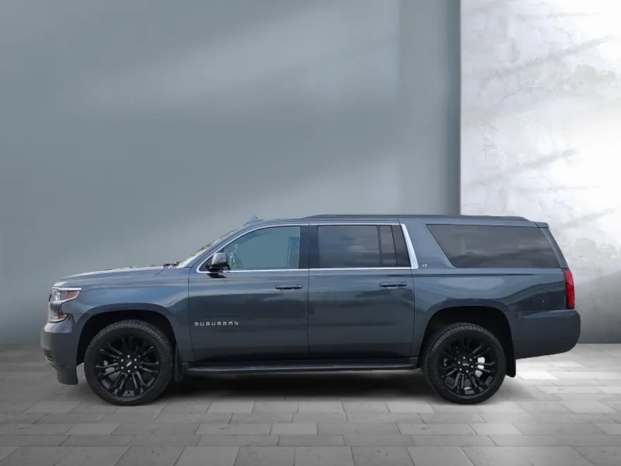 2020 Chevrolet Suburban LT photo 1