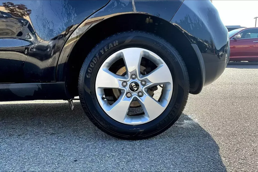 2017 Kia Soul Base photo 1