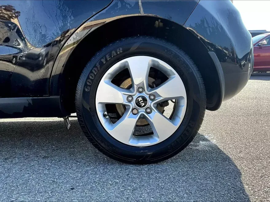 2017 Kia Soul Base photo 1