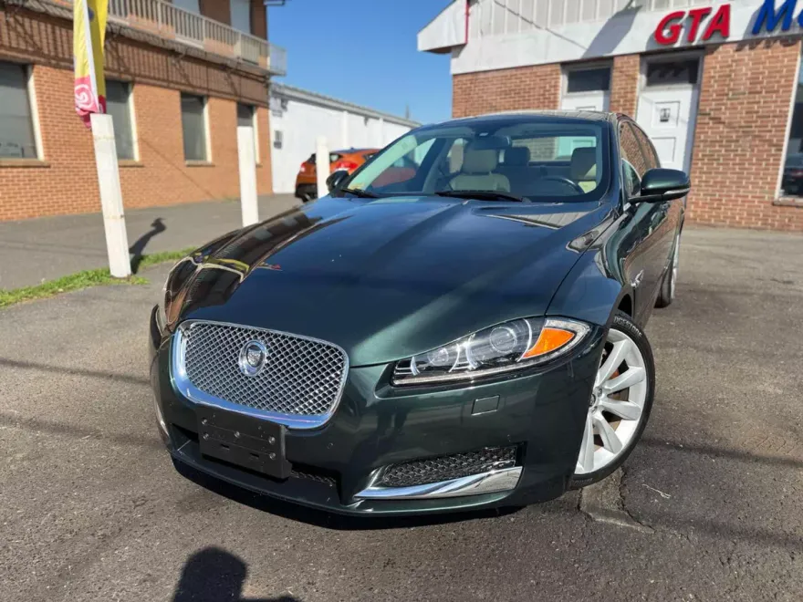 2012 Jaguar XF photo 1