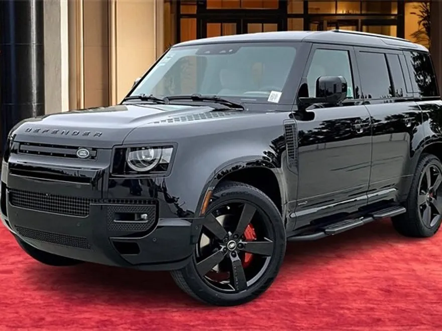 2025 Land Rover Defender 110 photo 1