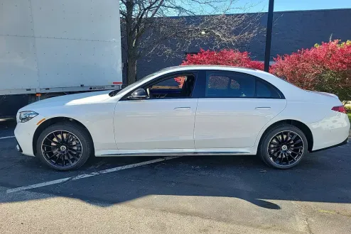 2025 Mercedes Benz S 450 580 4MATIC photo 2