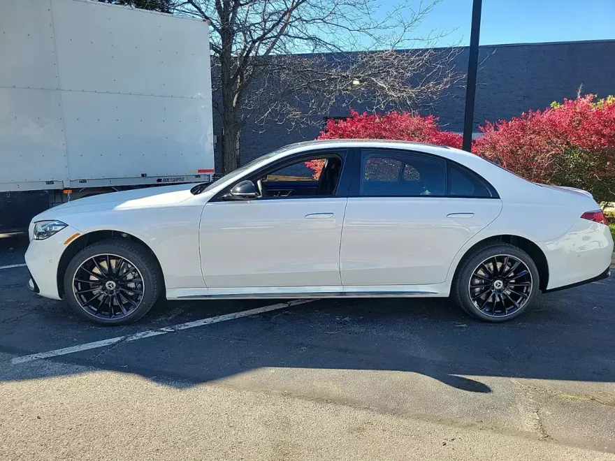 2025 Mercedes Benz S 450 580 4MATIC photo 2