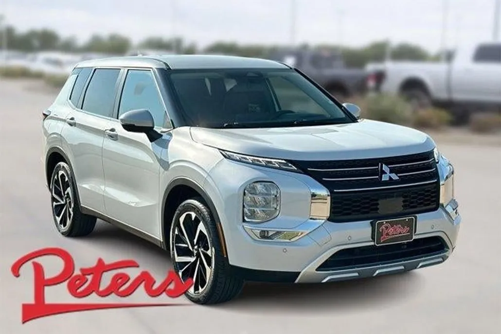 2024 Mitsubishi Outlander SE photo 1