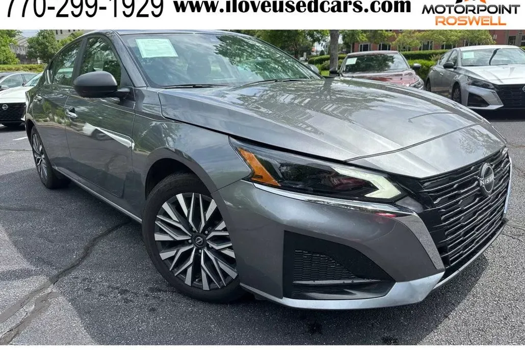 2024 Nissan Altima SV photo 1