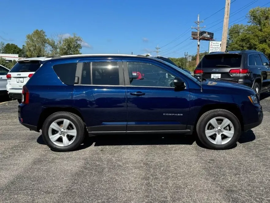 2016 Jeep Compass Sport photo 1