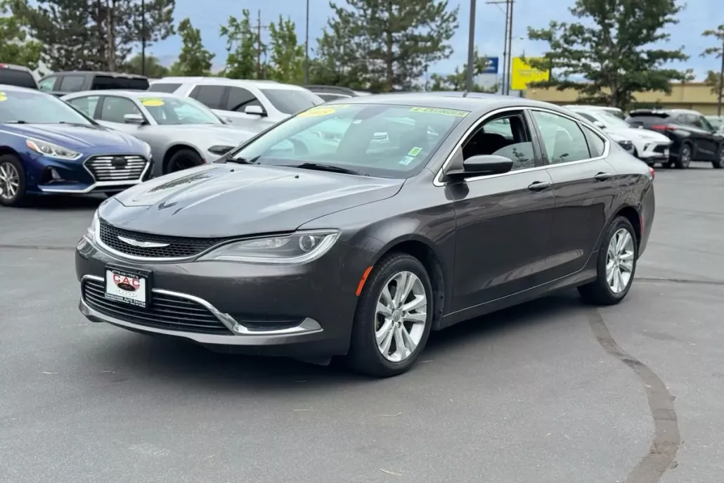 2015 Chrysler 200 Limited photo 1