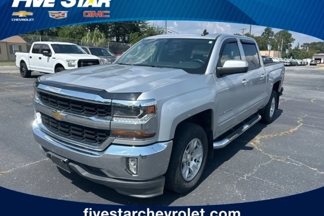 2017 Chevrolet Silverado 1500 LT photo 1