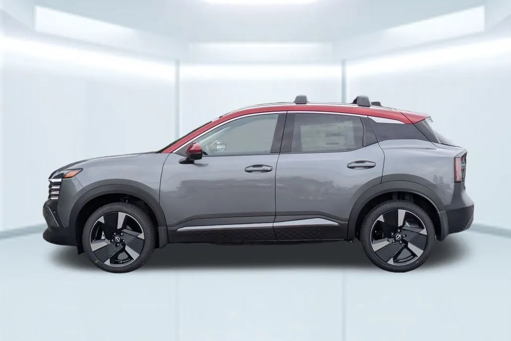 2026 Nissan Kicks SR photo 1