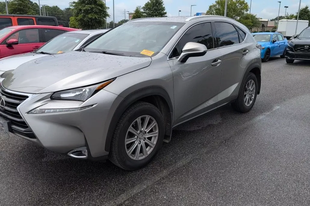2017 Lexus NX 200t Luxury photo 1