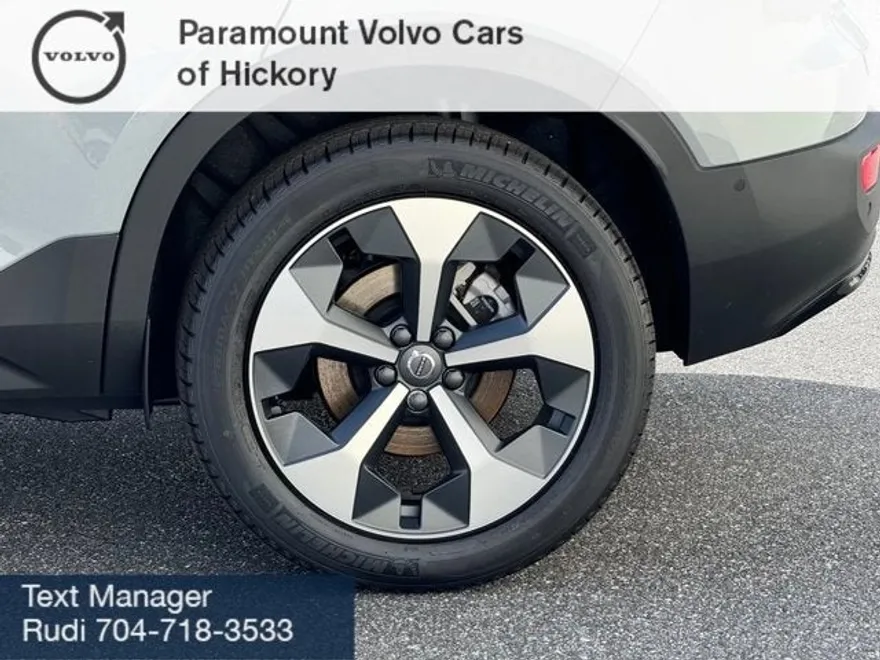 2026 Volvo XC40 Plus photo 1