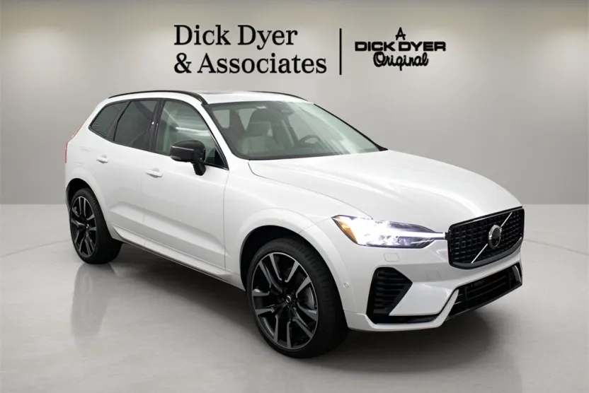 2024 Volvo XC60 Hybrid T8 Ultimate photo 1