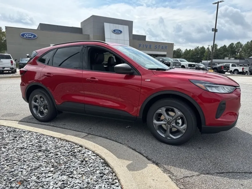 2026 Ford Escape ST-Line photo 1
