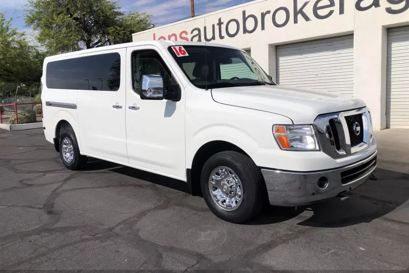 2016 Nissan NV3500 SL photo 1