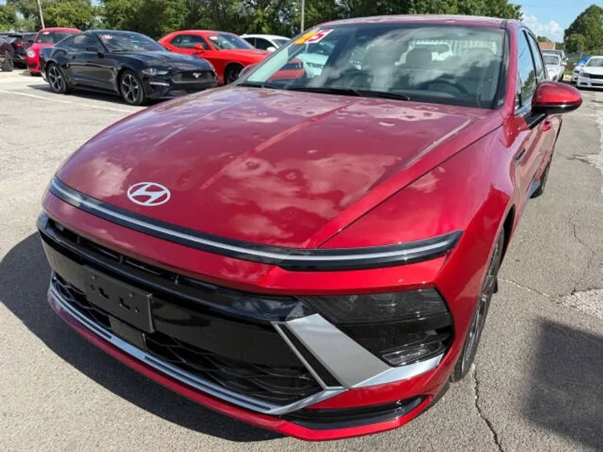 2025 Hyundai Sonata SEL photo 1