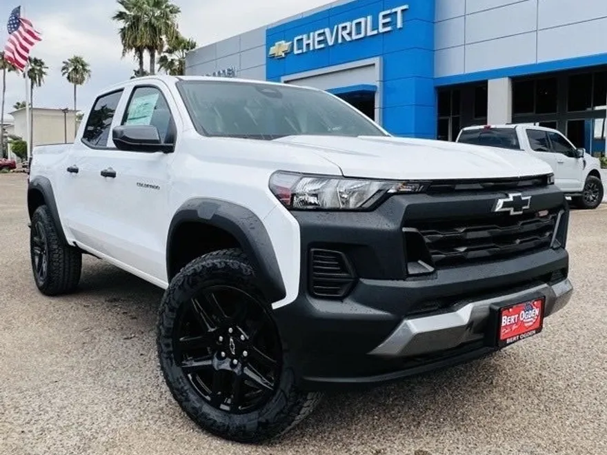 2025 Chevrolet Colorado Trail Boss photo 1