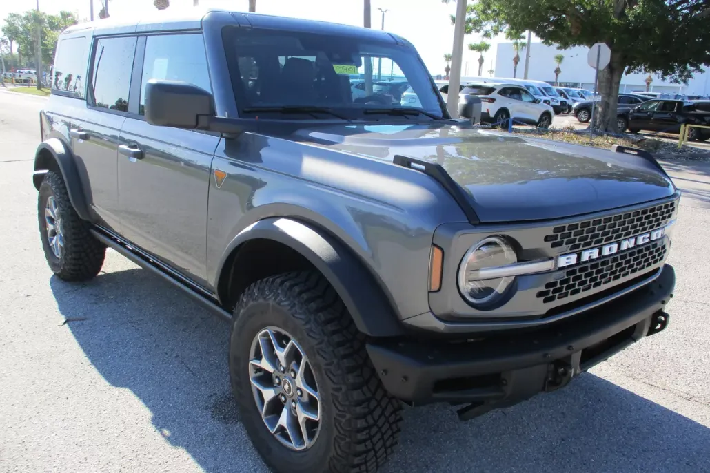 2025 Ford Bronco Badlands photo 1