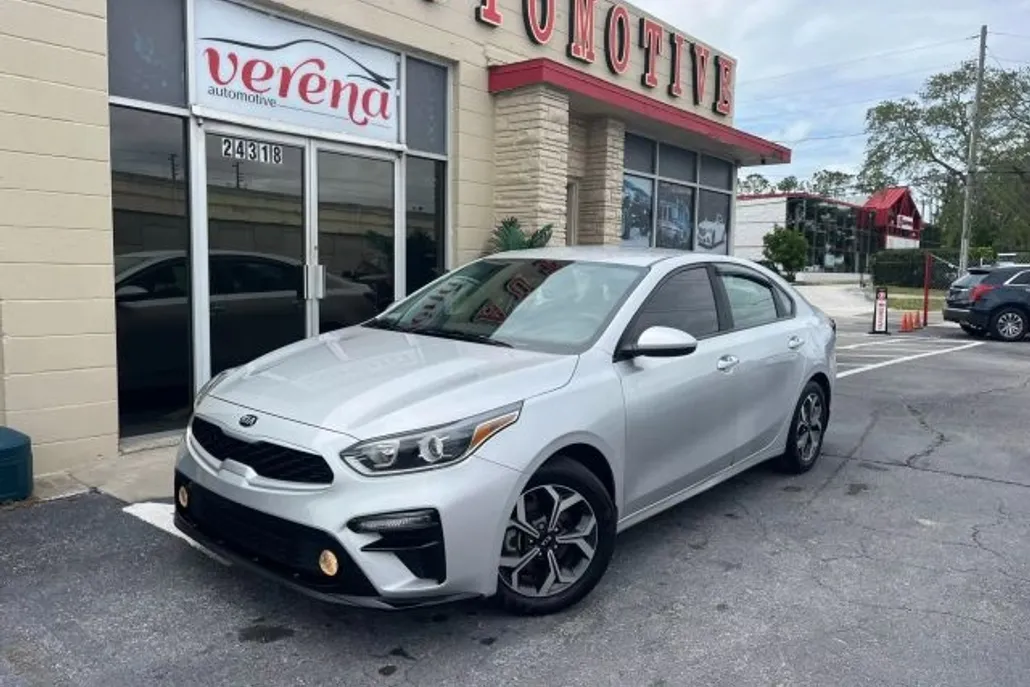 2021 Kia Forte LXS photo 1