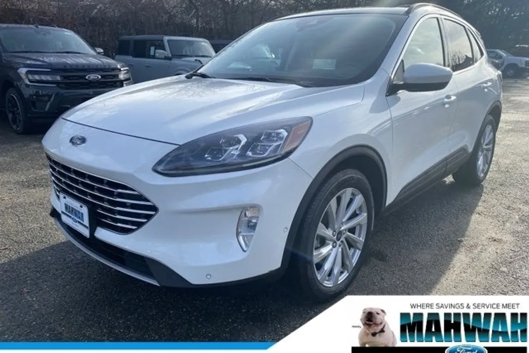 2021 Ford Escape Titanium photo 1