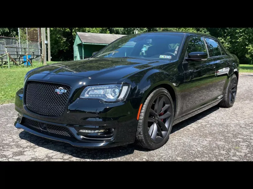 2023 Chrysler 300 SRT8 photo 1