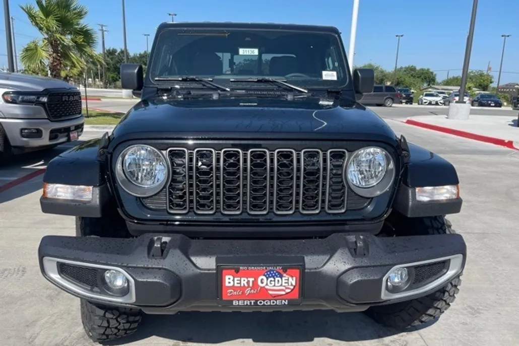 2025 Jeep Gladiator Sport photo 1