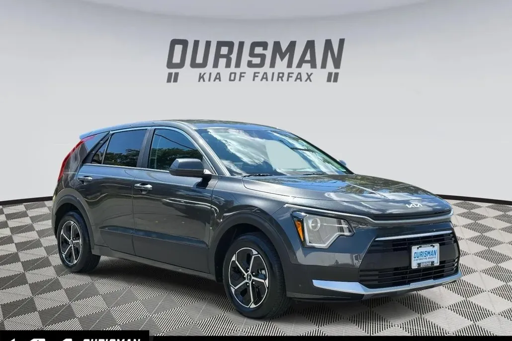 2025 Kia Niro LX photo 1