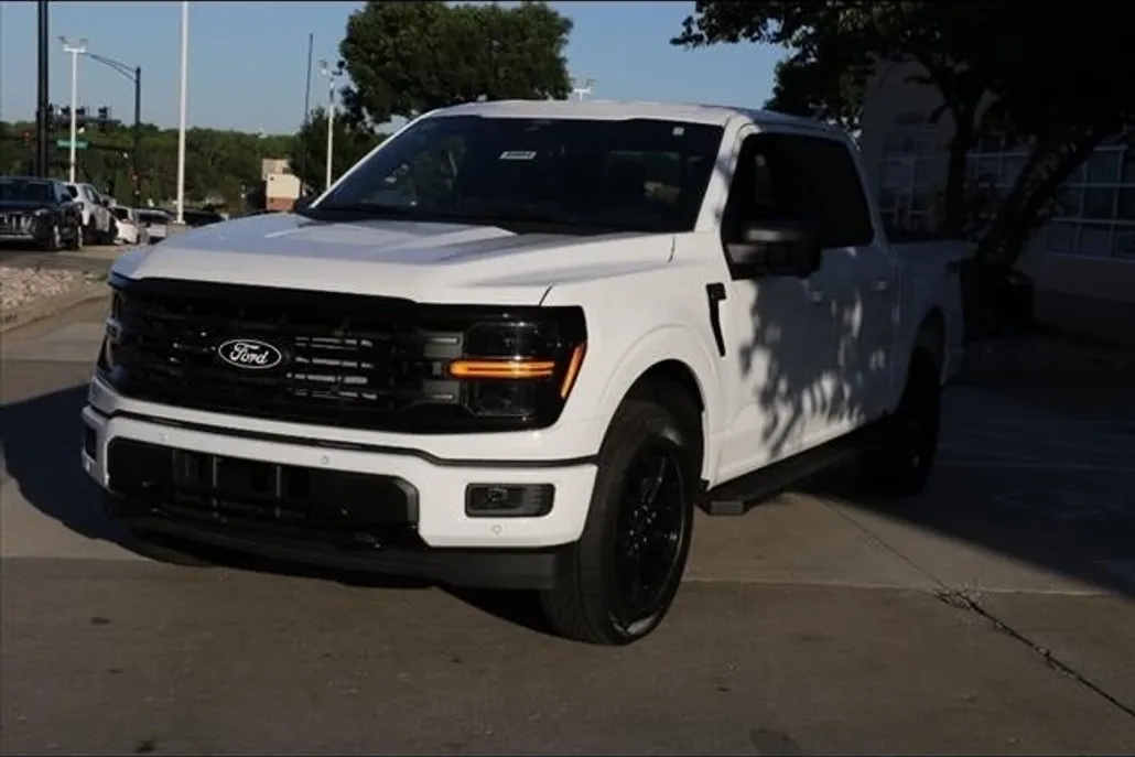 2024 Ford F-150 XLT photo 1