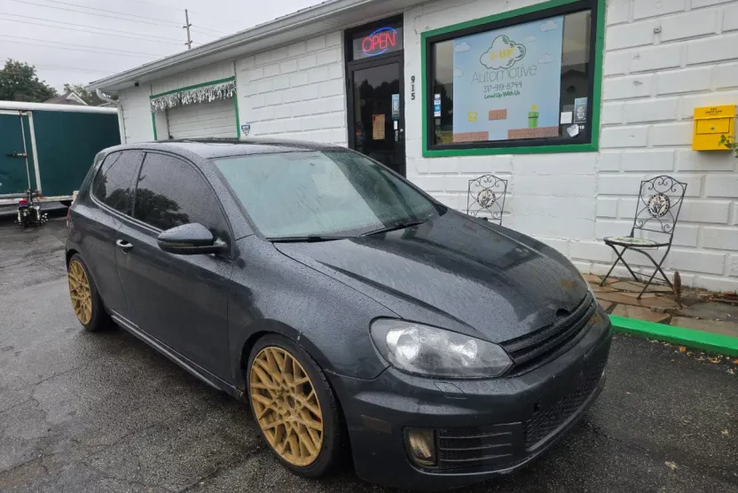 2010 Volkswagen Golf GTI photo 1