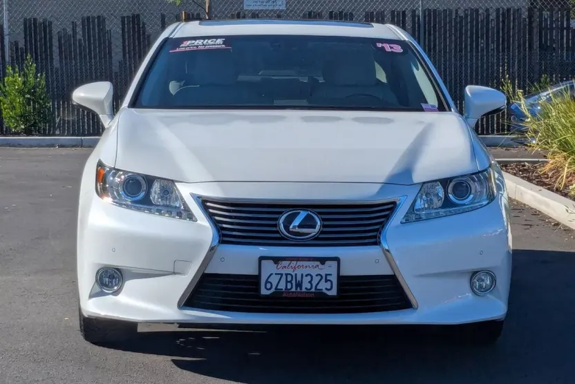 2013 Lexus ES 350 photo 1
